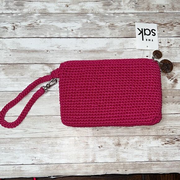 NWT THE SAK Crochet Craze Whatever Pinkberry Wristlet Silver Tone Hardware - Picture 2 of 14